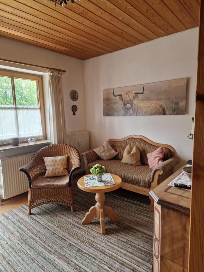 Ferienwohnung Sonnenschein アシャウ・イム・キームガウ エクステリア 写真