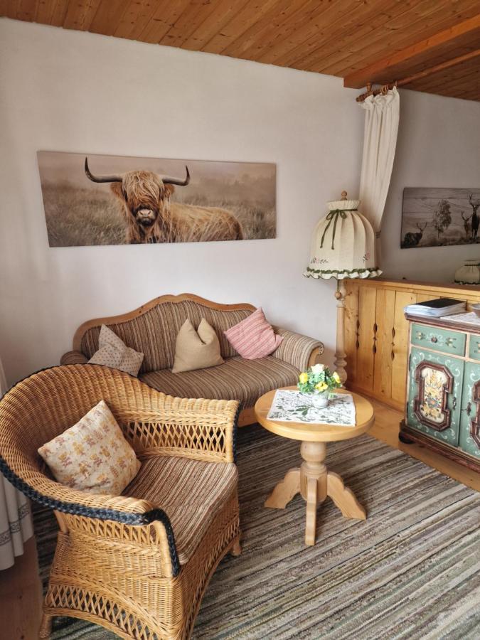 Ferienwohnung Sonnenschein アシャウ・イム・キームガウ エクステリア 写真
